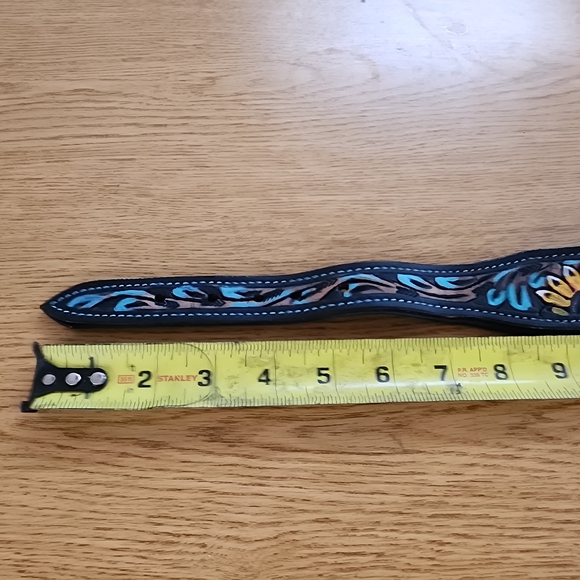 Leather Hand Tooled Dog Collar- Large - Picture 4 of 5